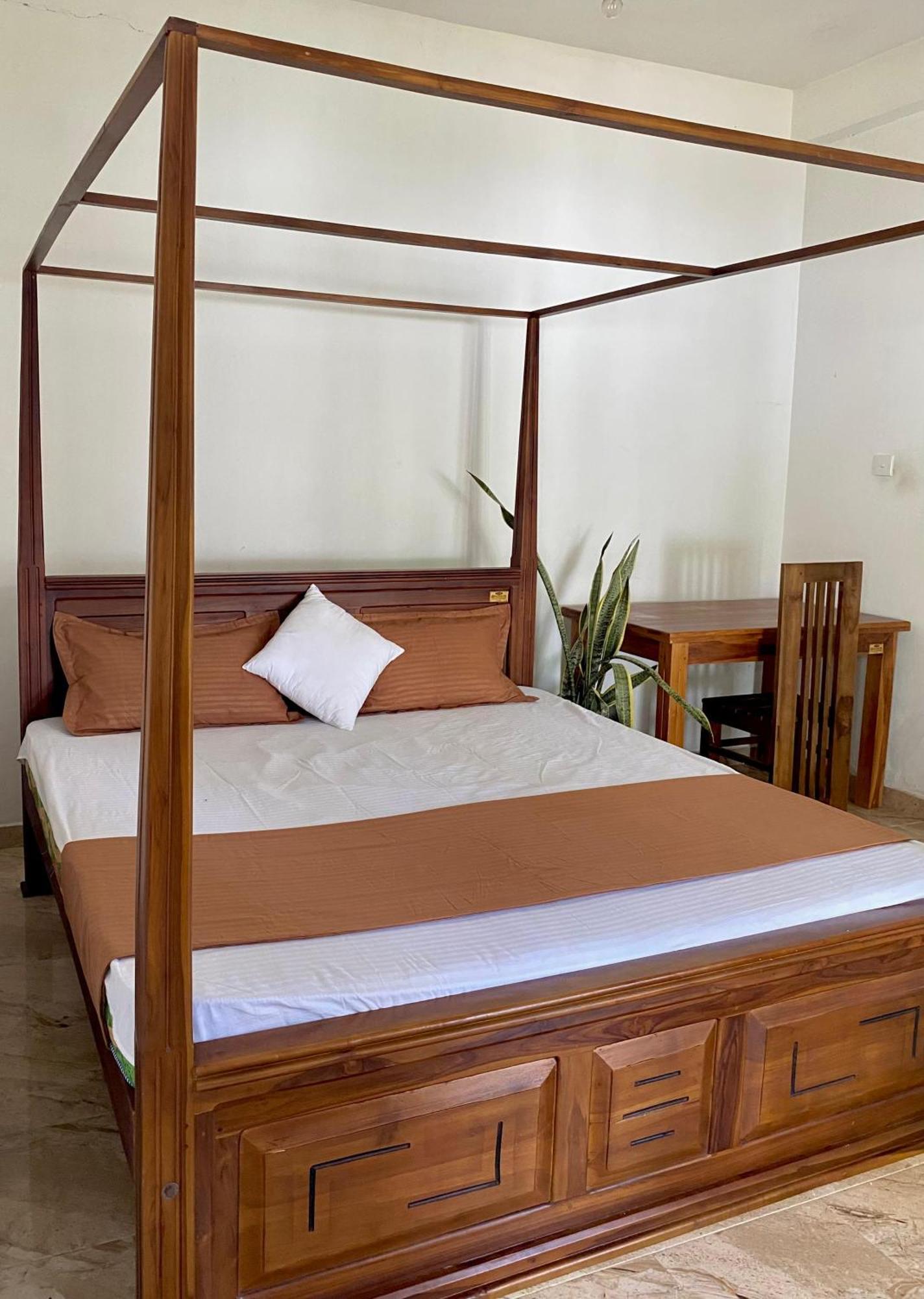 Sasmika Villa Surf And Yoga Hostel Weligama Exterior photo